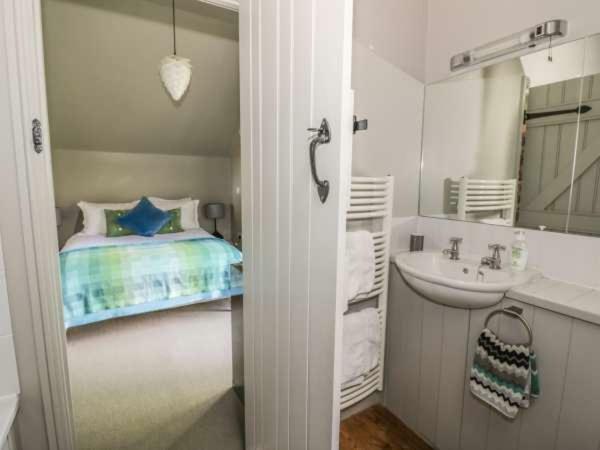 Carp'S Rise Cottage Somerford Keynes Exterior photo